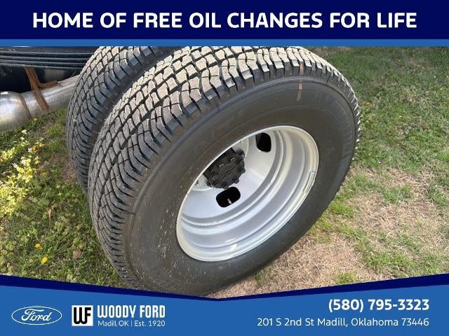 2026 Ford Super Duty F-350 DRW XL 4WD Reg Cab 169" WB 84" CA