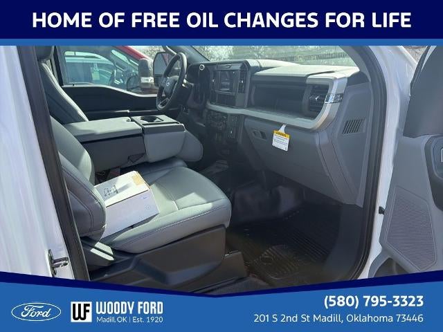 2026 Ford Super Duty F-350 DRW XL 4WD Reg Cab 169" WB 84" CA