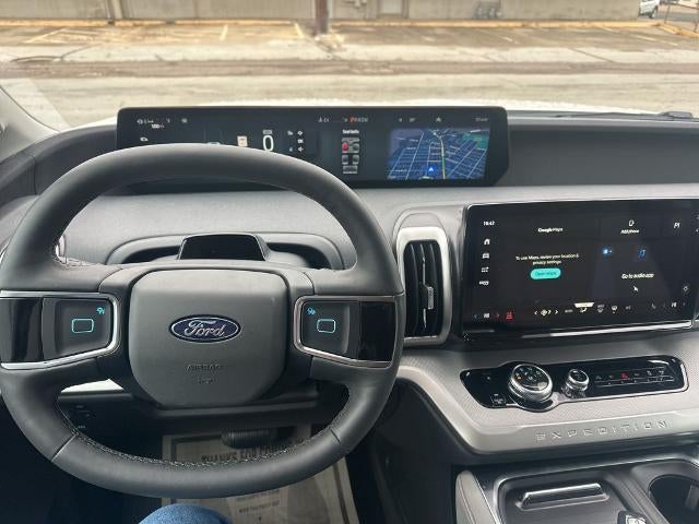 2026 Ford Super Duty F-550 DRW XL 4WD SuperCab 168" WB 60" CA