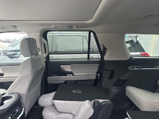 2026 Ford Super Duty F-550 DRW XL 4WD SuperCab 168" WB 60" CA