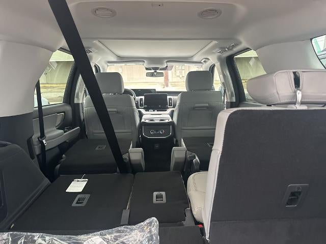 2026 Ford Super Duty F-550 DRW XL 4WD SuperCab 168" WB 60" CA