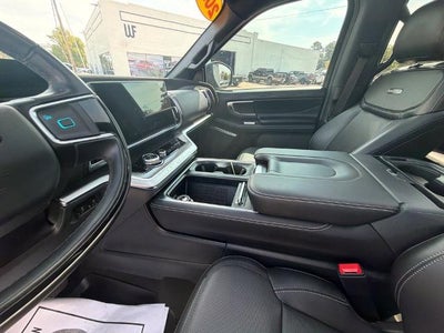 2025 Ford Expedition Max Platinum 4x4