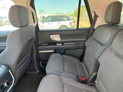 2025 Ford Expedition Active 4x2
