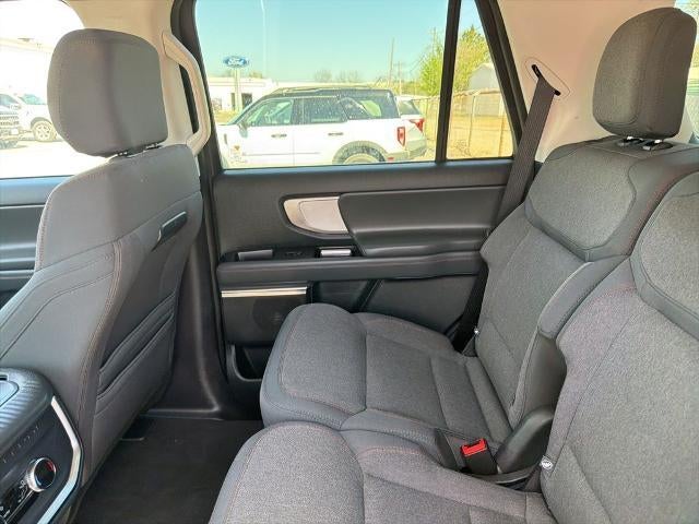 2025 Ford Expedition Active 4x2
