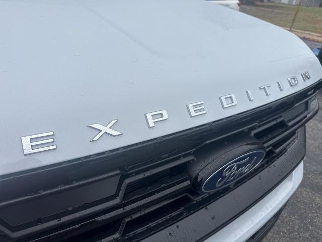 2025 Ford Expedition Active 4x2