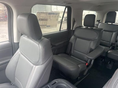 2025 Ford Expedition Active 4x2