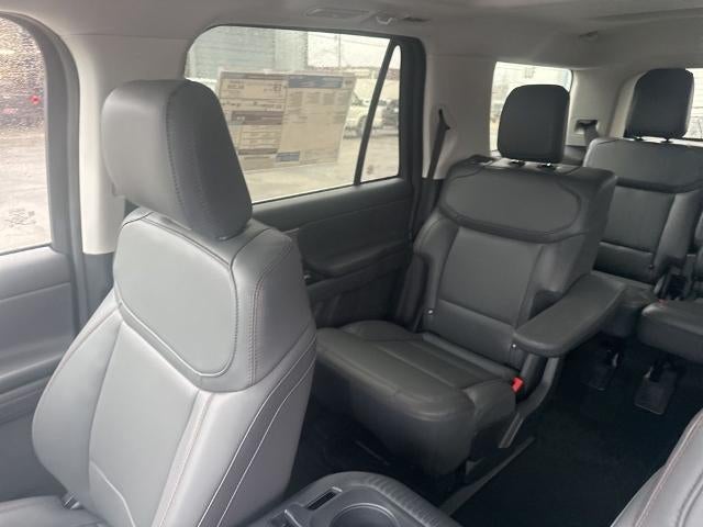 2025 Ford Expedition Active 4x2