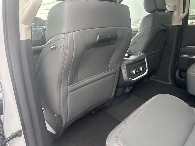 2025 Ford Expedition Active 4x2