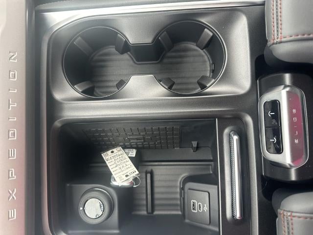 2025 Ford Expedition Active 4x2