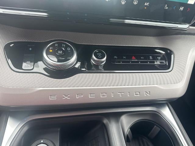 2025 Ford Expedition Active 4x2