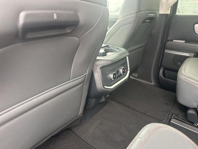 2025 Ford Expedition Active 4x2