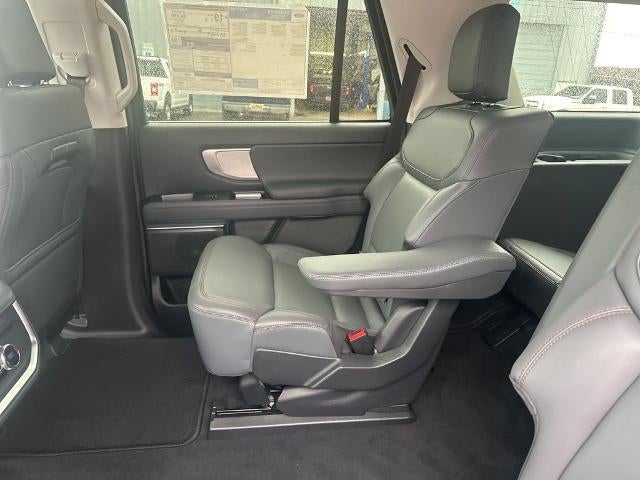 2025 Ford Expedition Active 4x2