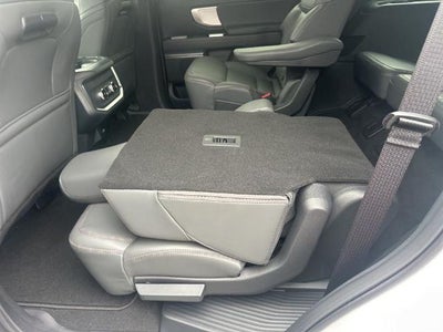 2025 Ford Expedition Active 4x2