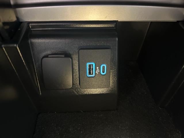 2022 Ford Explorer XLT RWD