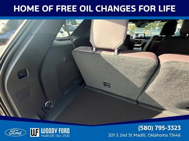 2027 Ford Explorer Platinum RWD