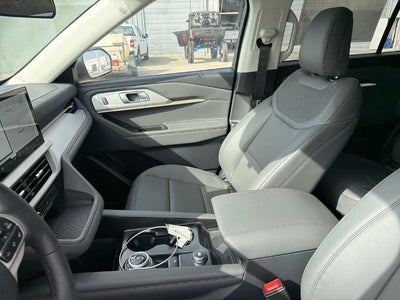 2026 Ford Explorer Active w/100A Pkg 4WD