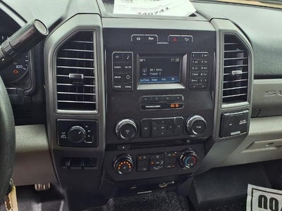 2017 Ford Super Duty F-250 SRW XL 4WD Crew Cab 6.75' Box