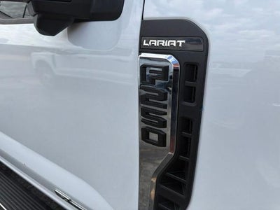 2023 Ford Super Duty F-250 SRW LARIAT 4WD Crew Cab 6.75' Box
