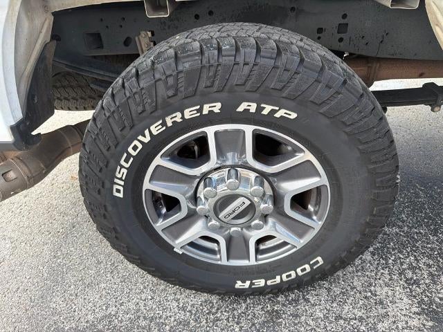 2023 Ford Super Duty F-250 SRW LARIAT 4WD Crew Cab 6.75' Box