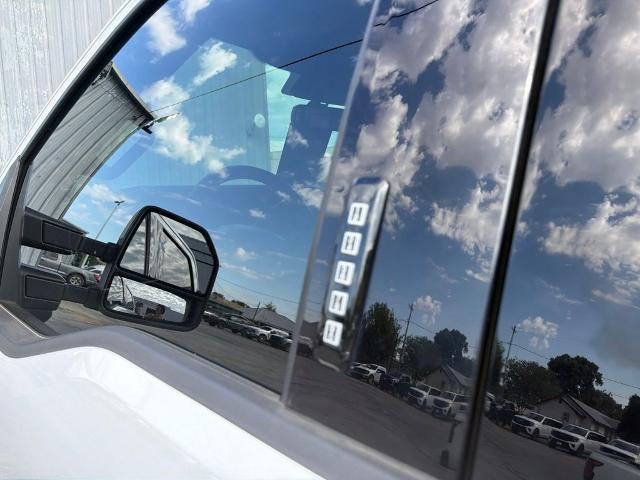 2023 Ford Super Duty F-250 SRW LARIAT 4WD Crew Cab 6.75' Box