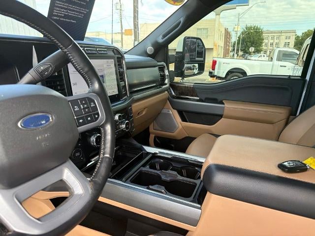 2023 Ford Super Duty F-250 SRW LARIAT 4WD Crew Cab 6.75' Box