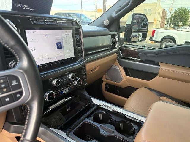 2023 Ford Super Duty F-250 SRW LARIAT 4WD Crew Cab 6.75' Box