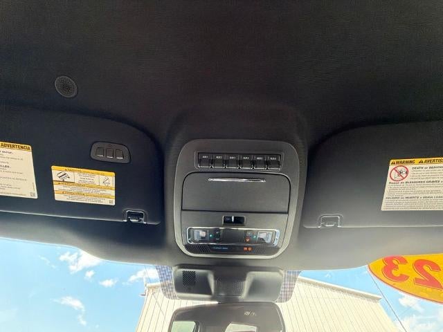 2023 Ford Super Duty F-250 SRW LARIAT 4WD Crew Cab 6.75' Box