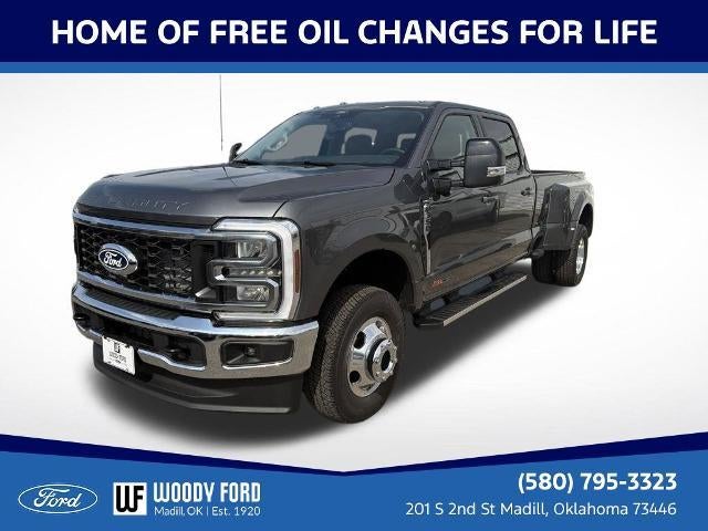2027 Ford Super Duty F-350 DRW LARIAT 4WD Crew Cab 8' Box