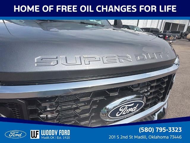 2027 Ford Super Duty F-350 DRW LARIAT 4WD Crew Cab 8' Box