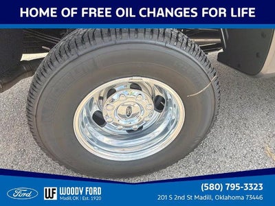 2027 Ford Super Duty F-350 DRW LARIAT 4WD Crew Cab 8' Box
