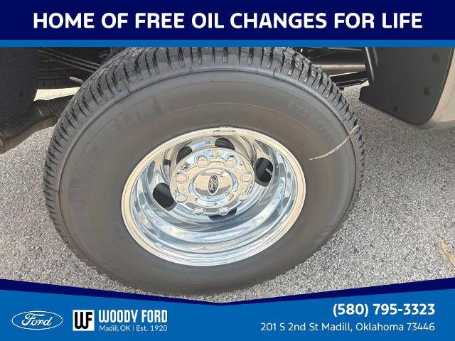 2027 Ford Super Duty F-350 DRW LARIAT 4WD Crew Cab 8' Box