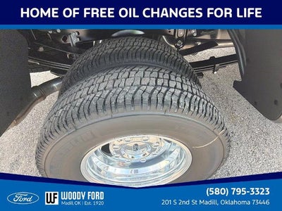 2027 Ford Super Duty F-350 DRW LARIAT 4WD Crew Cab 8' Box