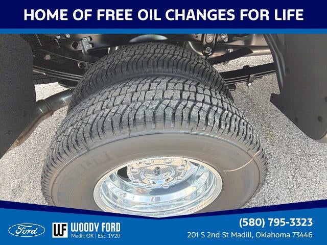 2027 Ford Super Duty F-350 DRW LARIAT 4WD Crew Cab 8' Box