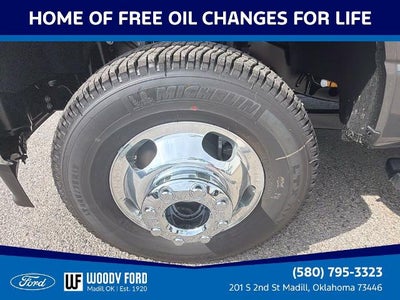 2027 Ford Super Duty F-350 DRW LARIAT 4WD Crew Cab 8' Box