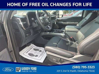 2027 Ford Super Duty F-350 DRW LARIAT 4WD Crew Cab 8' Box
