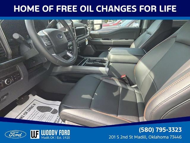2027 Ford Super Duty F-350 DRW LARIAT 4WD Crew Cab 8' Box