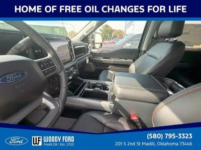 2027 Ford Super Duty F-350 DRW LARIAT 4WD Crew Cab 8' Box
