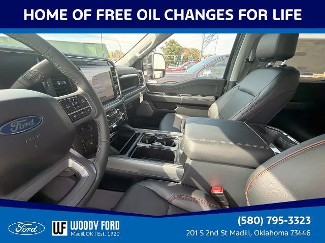 2027 Ford Super Duty F-350 DRW LARIAT 4WD Crew Cab 8' Box