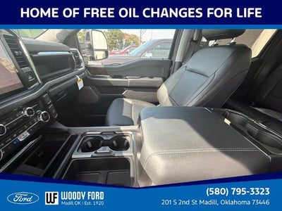 2027 Ford Super Duty F-350 DRW LARIAT 4WD Crew Cab 8' Box