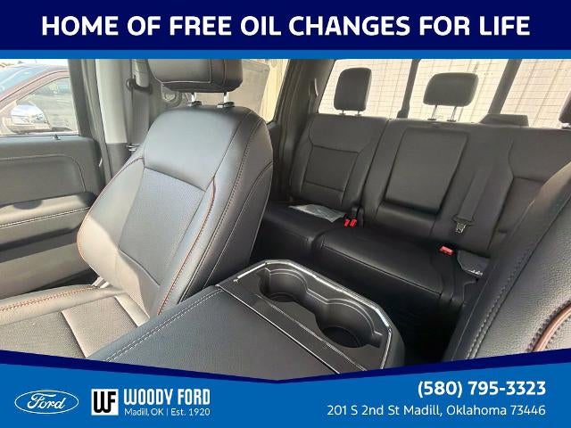 2027 Ford Super Duty F-350 DRW LARIAT 4WD Crew Cab 8' Box