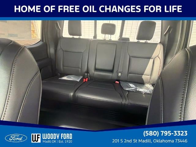 2027 Ford Super Duty F-350 DRW LARIAT 4WD Crew Cab 8' Box