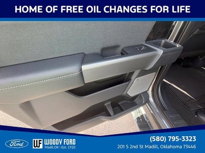 2027 Ford Super Duty F-350 DRW LARIAT 4WD Crew Cab 8' Box