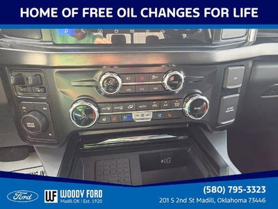 2027 Ford Super Duty F-350 DRW LARIAT 4WD Crew Cab 8' Box