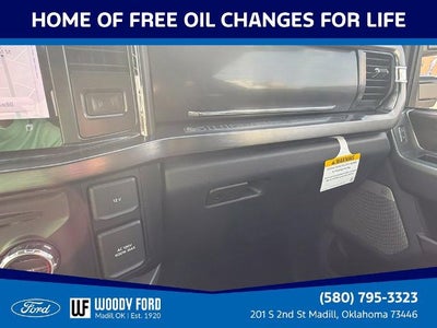 2027 Ford Super Duty F-350 DRW LARIAT 4WD Crew Cab 8' Box