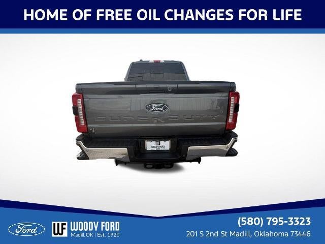 2027 Ford Super Duty F-350 DRW LARIAT 4WD Crew Cab 8' Box