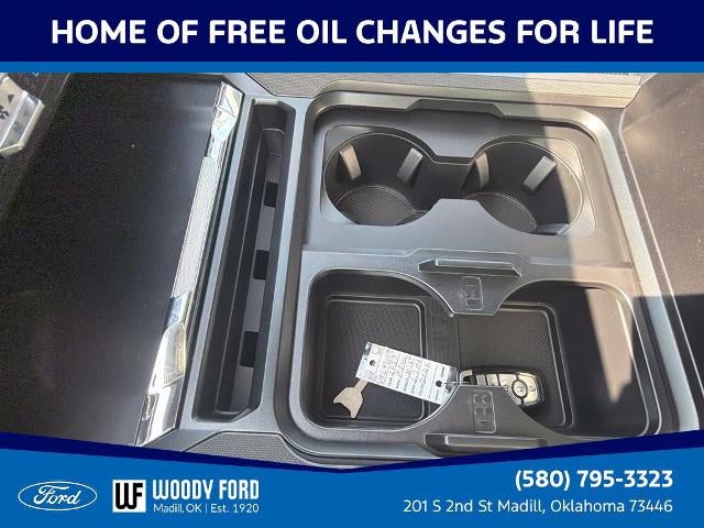2027 Ford Super Duty F-350 DRW LARIAT 4WD Crew Cab 8' Box