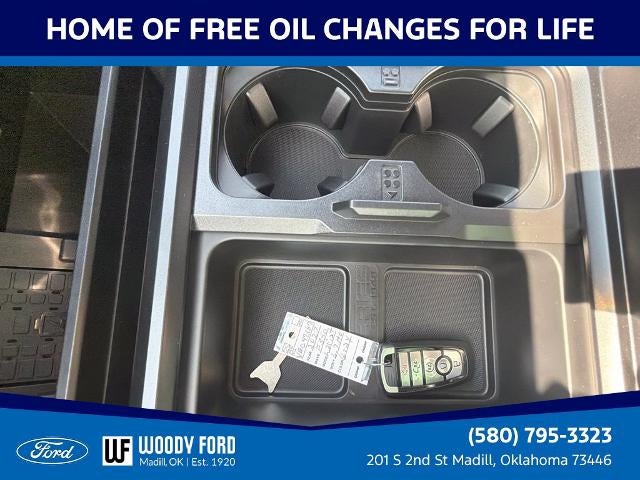 2027 Ford Super Duty F-350 DRW LARIAT 4WD Crew Cab 8' Box