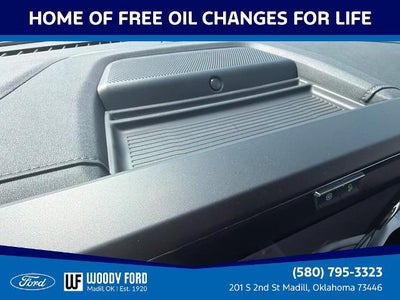 2027 Ford Super Duty F-350 DRW LARIAT 4WD Crew Cab 8' Box