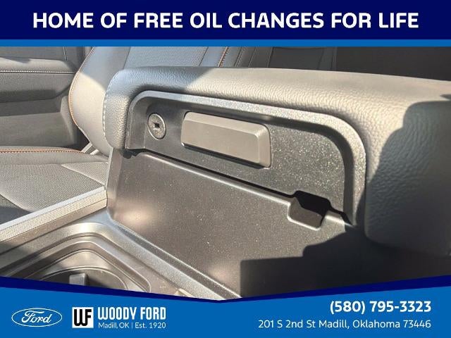 2027 Ford Super Duty F-350 DRW LARIAT 4WD Crew Cab 8' Box