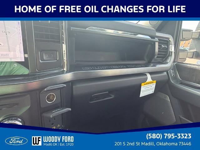 2027 Ford Super Duty F-350 DRW LARIAT 4WD Crew Cab 8' Box